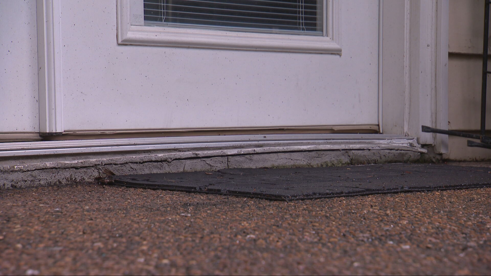 She's paid her HOA hundreds of dollars a month for 30 years. She says they still won't fix her home